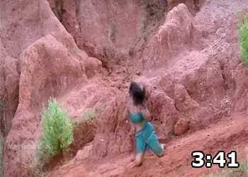 Video Screenshot of Manadhai Thirudivittai